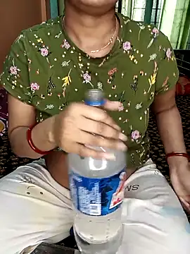 Snapshot of MUMTAJ-1 chatting on 03/09/25, 09:24 MUMTAJ-1 online show from 03/09/25, 09:24