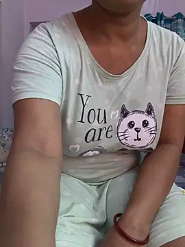 Snapshot of MUMTAJ-1 chatting on 06/11/26, 12:43 MUMTAJ-1 online show from 06/11/26, 12:43