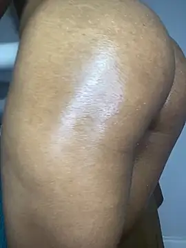 Snapshot of incognitobdy chatting on 01/15/25, 02:06 incognitobdy online show from 01/15/25, 02:06