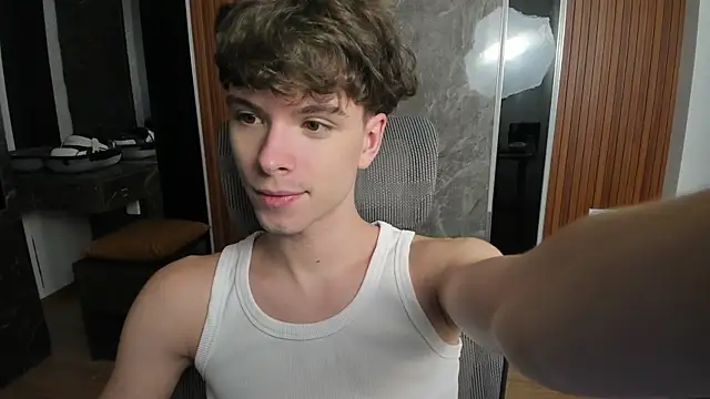 calvin love you online show from 06/06/26, 05:06