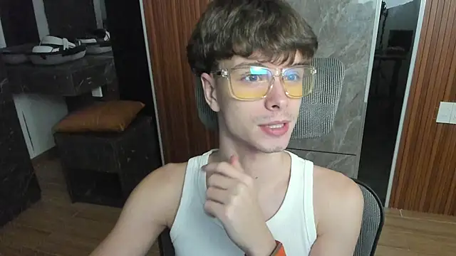 calvin love you online show from 06/08/26, 05:13