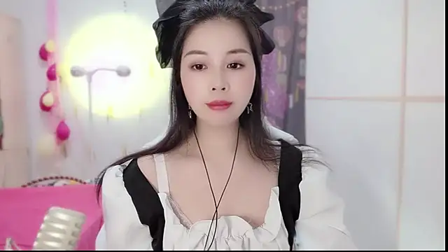 Snapshot of HK_angelchloe chatting on 03/06/25, 01:05 HK angelchloe online show from 03/06/25, 01:05