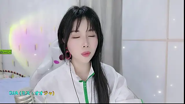 Snapshot of HK_angelchloe chatting on 09/24/25, 02:04 HK angelchloe online show from 09/24/25, 02:04