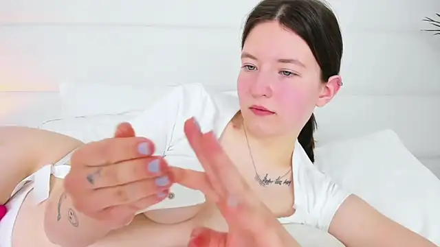 MoonAngelic online show from 03/13/25, 06:48