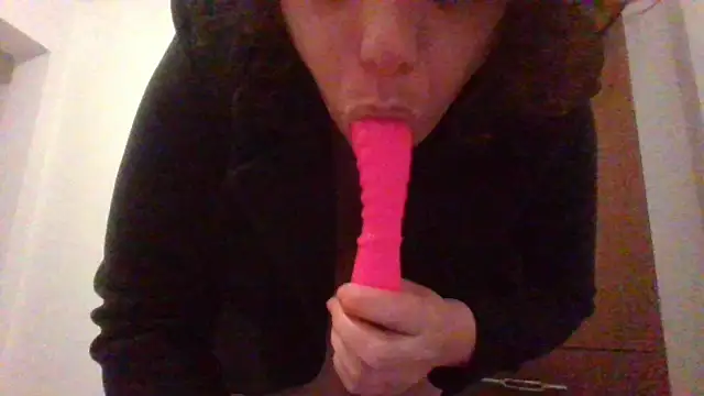 Snapshot of maria38xxx chatting on 12/13/24, 10:19 maria38xxx online show from 12/13/24, 10:19