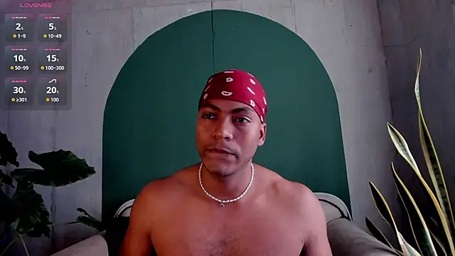 Snapshot of noah_jones__ chatting on 11/22/25, 02:49 noah jones online show from 11/22/25, 02:49