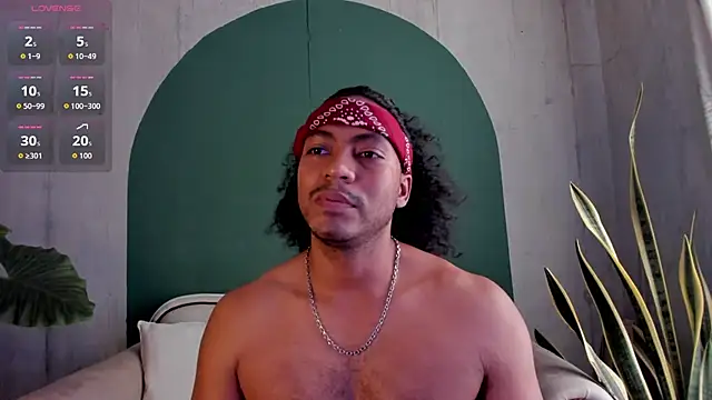 Snapshot of noah_jones__ chatting on 11/27/25, 04:20 noah jones online show from 11/27/25, 04:20