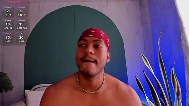 Snapshot of noah_jones__ chatting on 11/28/25, 05:26 noah jones online show from 11/28/25, 05:26