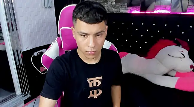 Snapshot of salvadorgomezx chatting on 12/05/24, 08:33 salvadorgomezx online show from 12/05/24, 08:33