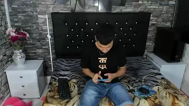 Snapshot of salvadorgomezx chatting on 12/15/24, 07:31 salvadorgomezx online show from 12/15/24, 07:31