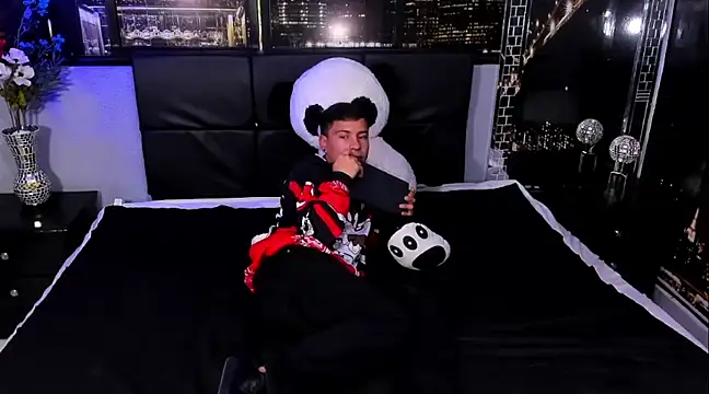 Snapshot of salvadorgomezx chatting on 12/28/24, 10:23 salvadorgomezx online show from 12/28/24, 10:23