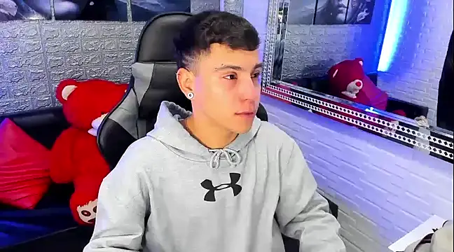 Snapshot of salvadorgomezx chatting on 01/08/25, 08:07 salvadorgomezx online show from 01/08/25, 08:07