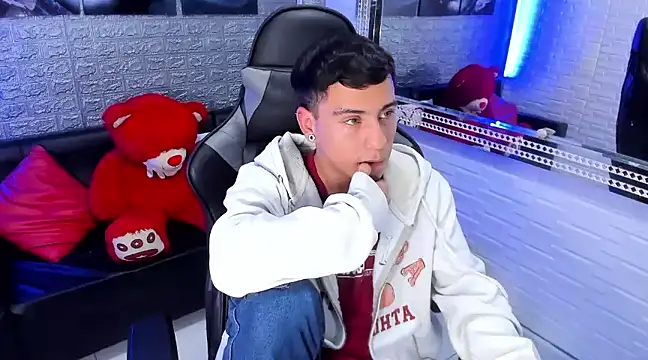 Snapshot of salvadorgomezx chatting on 01/14/25, 11:10 salvadorgomezx online show from 01/14/25, 11:10