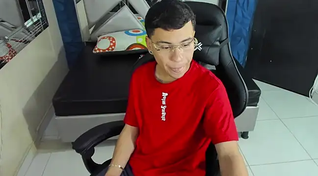 Snapshot of salvadorgomezx chatting on 01/25/25, 02:03 salvadorgomezx online show from 01/25/25, 02:03