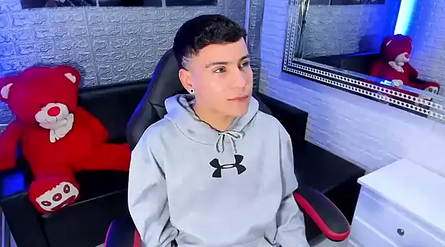 Snapshot of salvadorgomezx chatting on 02/04/25, 07:51 salvadorgomezx online show from 02/04/25, 07:51