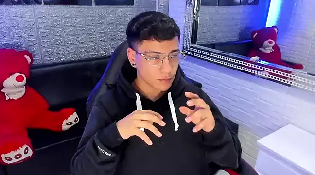 Snapshot of salvadorgomezx chatting on 02/12/25, 08:06 salvadorgomezx online show from 02/12/25, 08:06