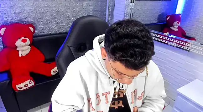 Snapshot of salvadorgomezx chatting on 02/14/25, 06:34 salvadorgomezx online show from 02/14/25, 06:34