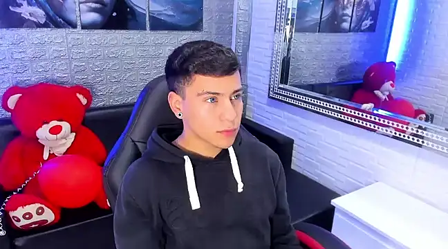 Snapshot of salvadorgomezx chatting on 02/16/25, 04:09 salvadorgomezx online show from 02/16/25, 04:09