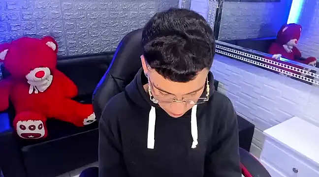 Snapshot of salvadorgomezx chatting on 02/18/25, 02:38 salvadorgomezx online show from 02/18/25, 02:38