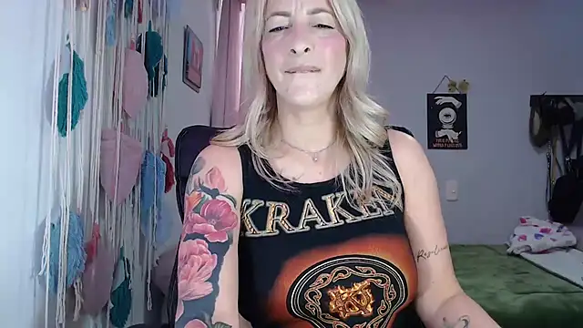 yulieth anamar online show from 01/02/25, 10:11