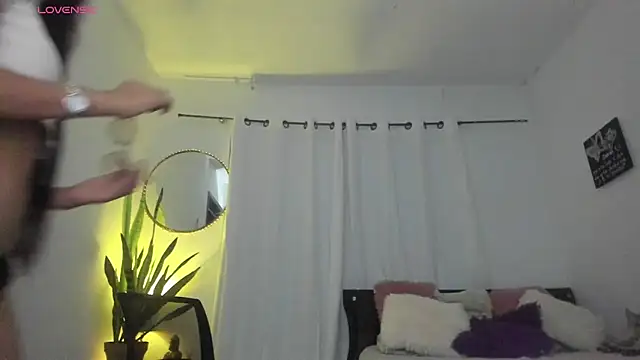 Sophie sweett19 online show from 09/15/25, 10:54