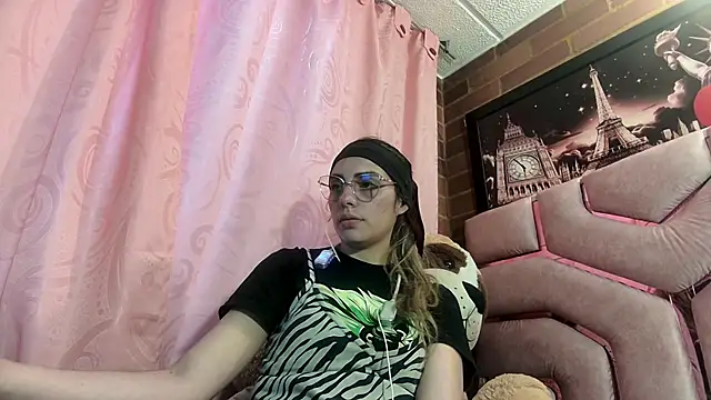 ValeriaLacrozee online show from 07/16/26, 07:20