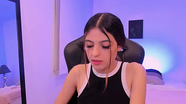 sofiarouge online show from 12/18/25, 08:04