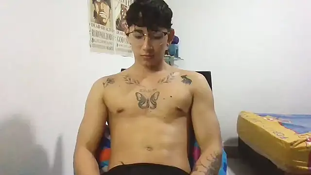 Snapshot of Dillom420 chatting on 02/14/25, 04:15 Dillom420 online show from 02/14/25, 04:15