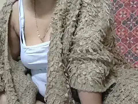 Snapshot of Cute_Kashmira99 chatting on 12/20/24, 08:01 Cute Kashmira99 online show from 12/20/24, 08:01