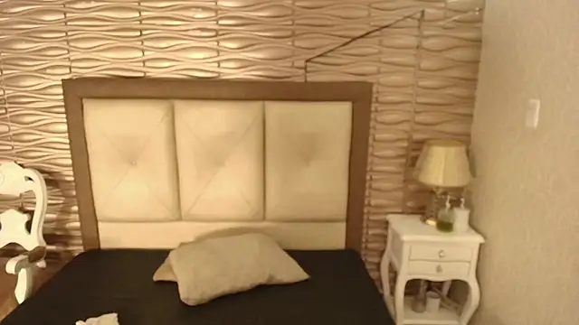 sofiaclauss online show from 10/12/25, 09:36