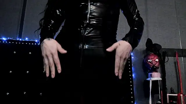 LusstCruella online show from 01/15/25, 08:16