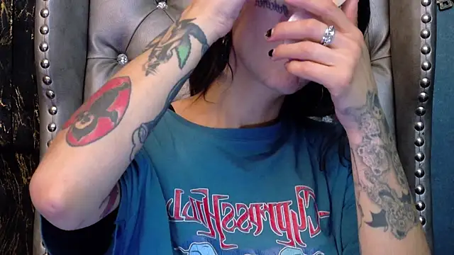 Snapshot of LusstCruella chatting on 05/13/26, 12:35 LusstCruella online show from 05/13/26, 12:35