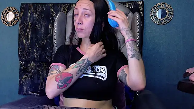 Snapshot of LusstCruella chatting on 05/25/26, 12:44 LusstCruella online show from 05/25/26, 12:44