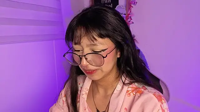 Yommi Winx online show from 12/04/25, 03:49