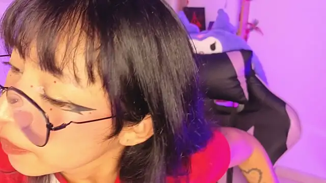 Yommi Winx online show from 12/05/25, 01:47