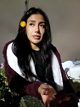 Snapshot of Lau1127 chatting on 11/26/25, 02:45 Lau1127 online show from 11/26/25, 02:45