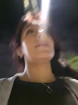 Snapshot of Lau1127 chatting on 11/28/25, 01:08 Lau1127 online show from 11/28/25, 01:08