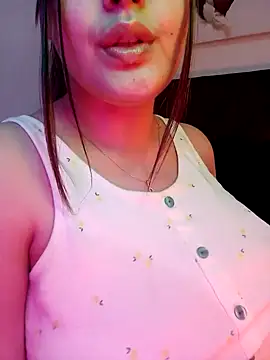 Snapshot of im_here- chatting on 12/18/25, 06:25 im here- online show from 12/18/25, 06:25