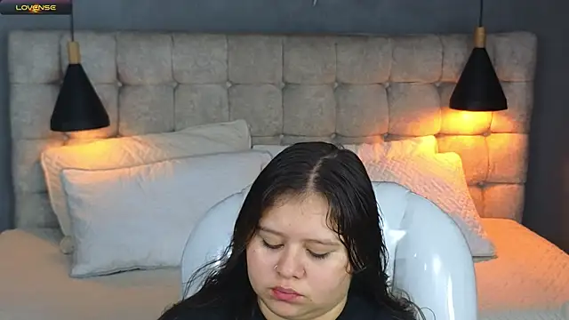 Snapshot of Laia_and_Aloby chatting on 11/20/25, 10:09 Laia and Aloby online show from 11/20/25, 10:09