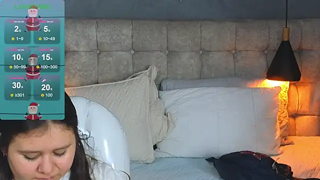 Snapshot of Laia_and_Aloby chatting on 12/04/25, 10:18 Laia and Aloby online show from 12/04/25, 10:18