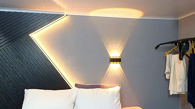 Laia and Aloby online show from 02/25/26, 10:08