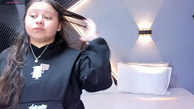 Laia and Aloby online show from 03/27/26, 10:09