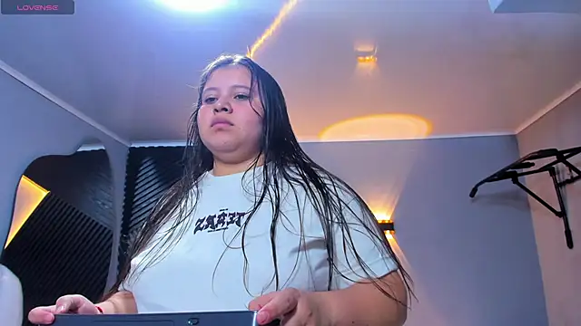 Laia and Aloby online show from 04/14/26, 12:16