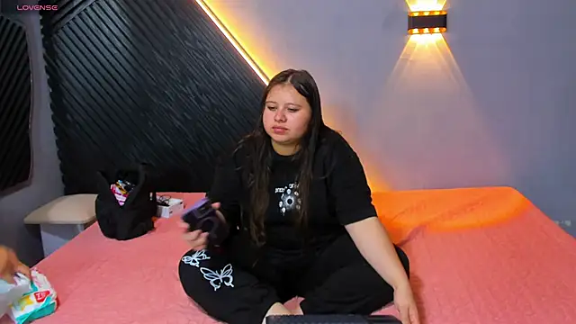 Laia and Aloby online show from 04/21/26, 10:45