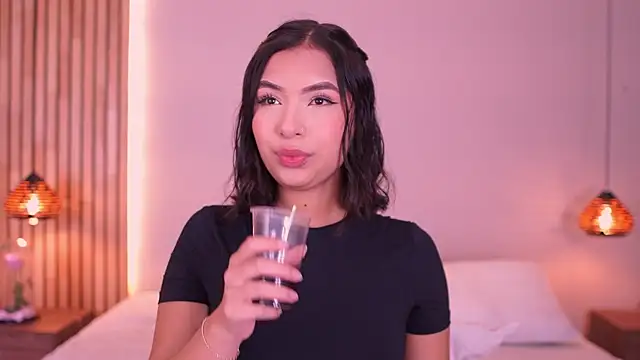  SofiaCortez  online show from 10/01/25, 12:11