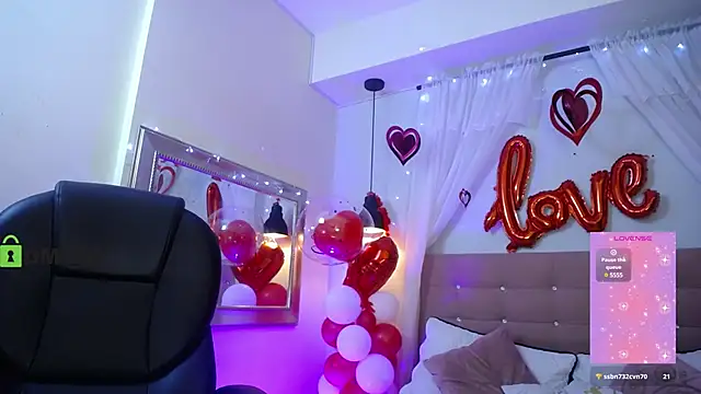 Snapshot of natasha__jackson chatting on 02/21/25, 01:22 natasha jackson online show from 02/21/25, 01:22