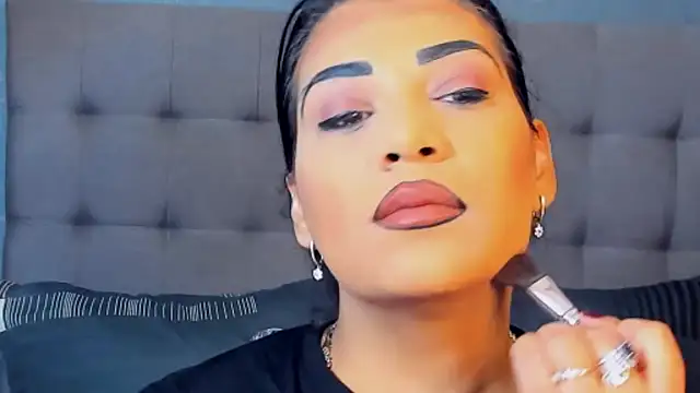 Snapshot of AmyCubes chatting on 10/29/25, 04:59 AmyCubes online show from 10/29/25, 04:59