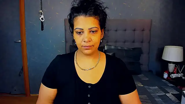 Snapshot of AmyCubes chatting on 11/02/25, 06:16 AmyCubes online show from 11/02/25, 06:16