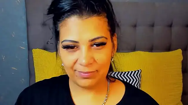 Snapshot of AmyCubes chatting on 11/14/25, 04:33 AmyCubes online show from 11/14/25, 04:33