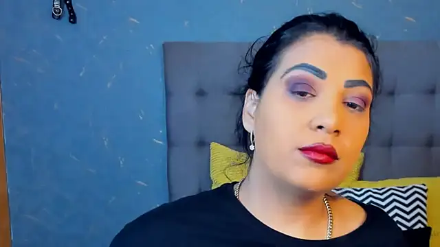 Snapshot of AmyCubes chatting on 11/23/25, 04:34 AmyCubes online show from 11/23/25, 04:34